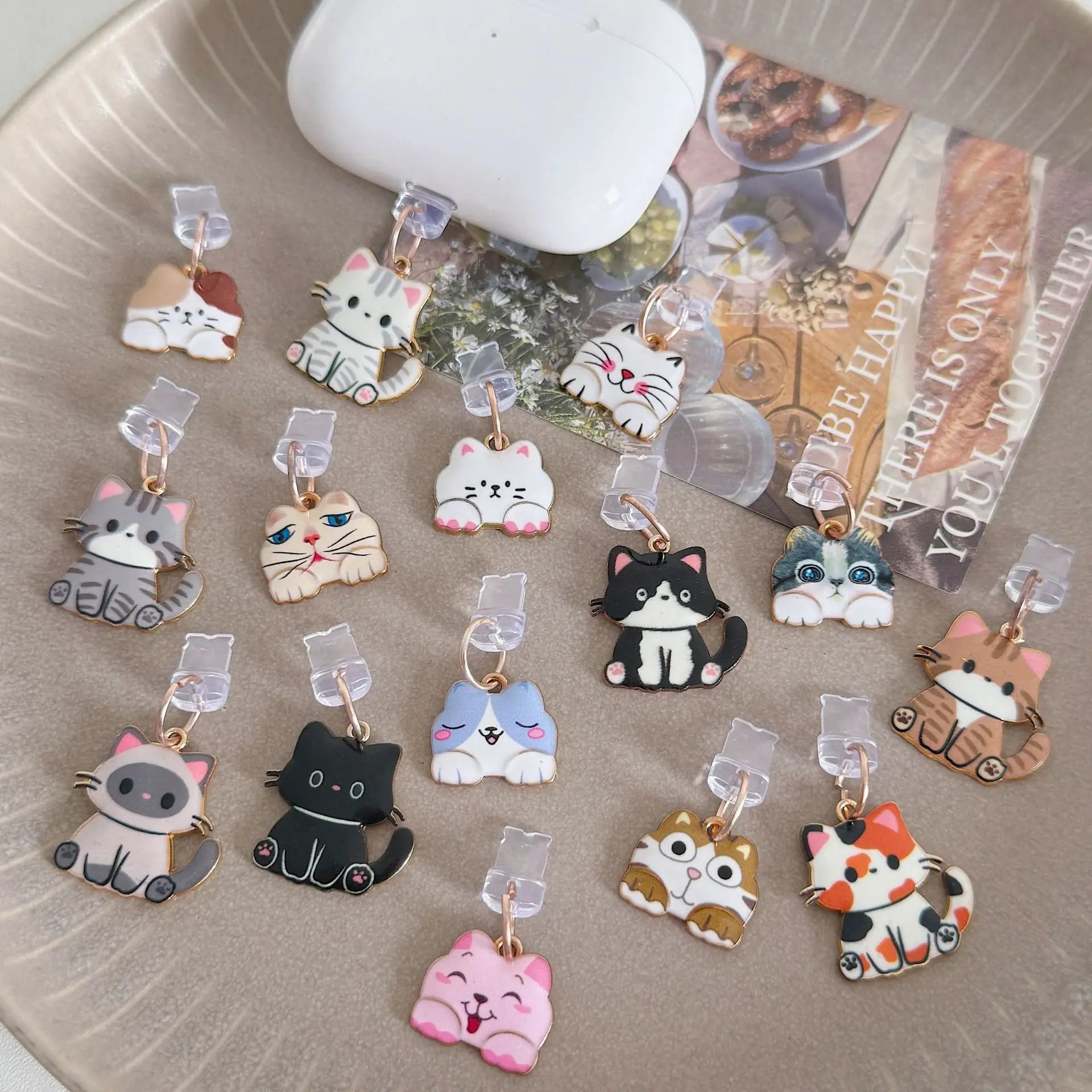 New Arrivalcute cat Mobile Phone Dust Plug Pendant Jewelry Suitable for apple huawei Android Charging Port